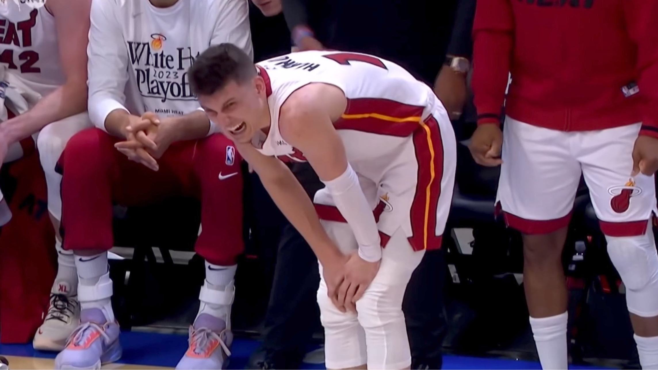 即时盘口明星选手受伤退赛，引发热议