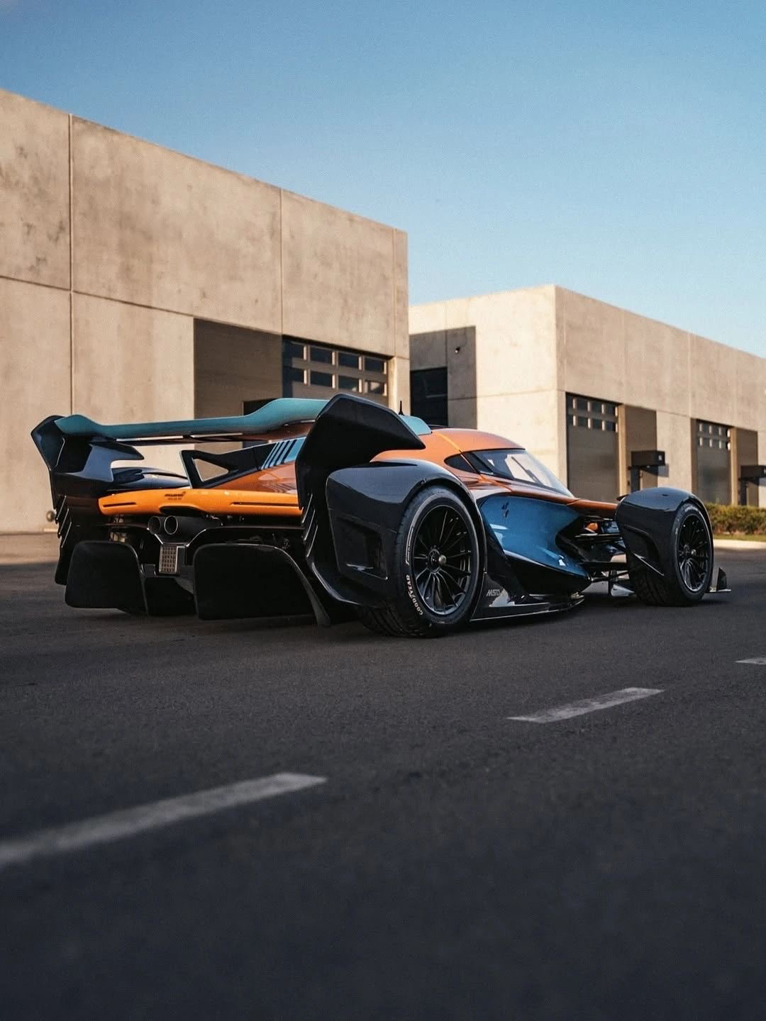 迈凯伦轻取索伯车队,诺里斯高光表现的简单介绍 迈凯伦轻取索伯车队,诺里斯高光表现的简单介绍