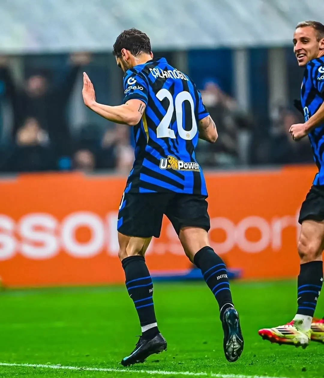 国际米兰完胜里昂,阿尔瓦雷斯高光表现 国际米兰完胜里昂,阿尔瓦雷斯高光表现