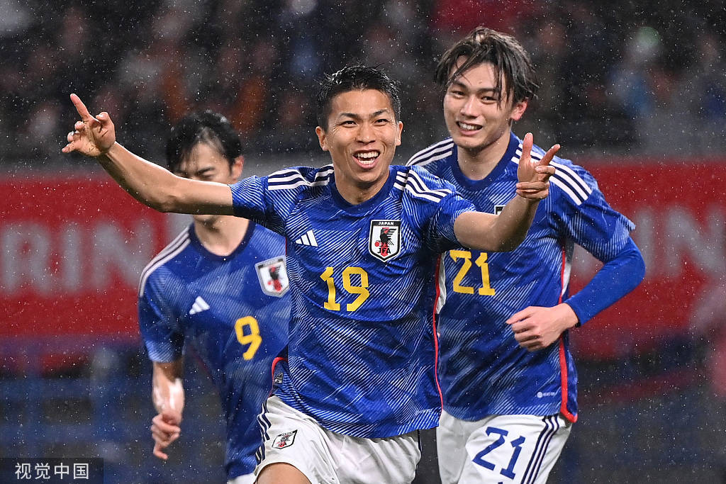 法国队轻取德国队,黄鸭组合刷新纪录 法国队轻取德国队,黄鸭组合刷新纪录