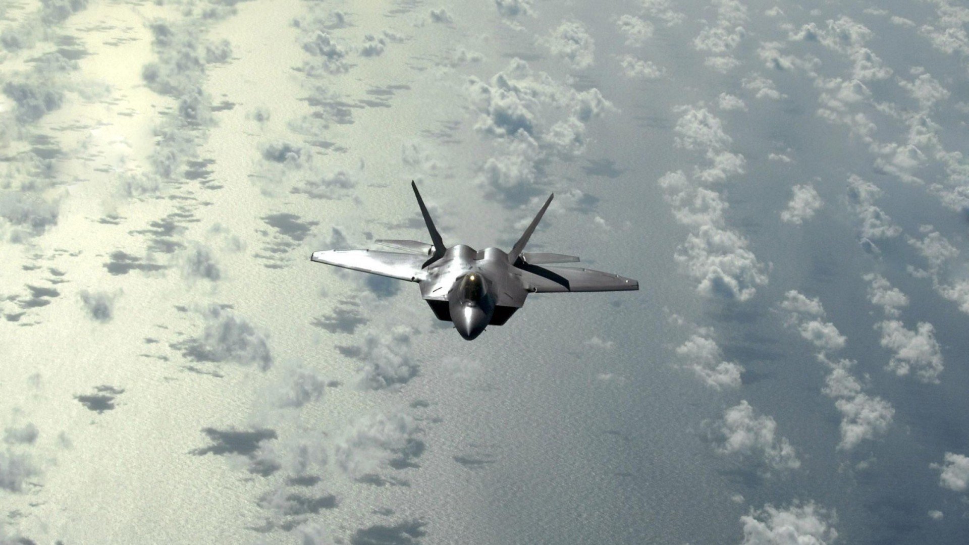 引擎轰鸣与篮网颤栗，当F1街道赛节奏遇上德罗赞的赛道级突破