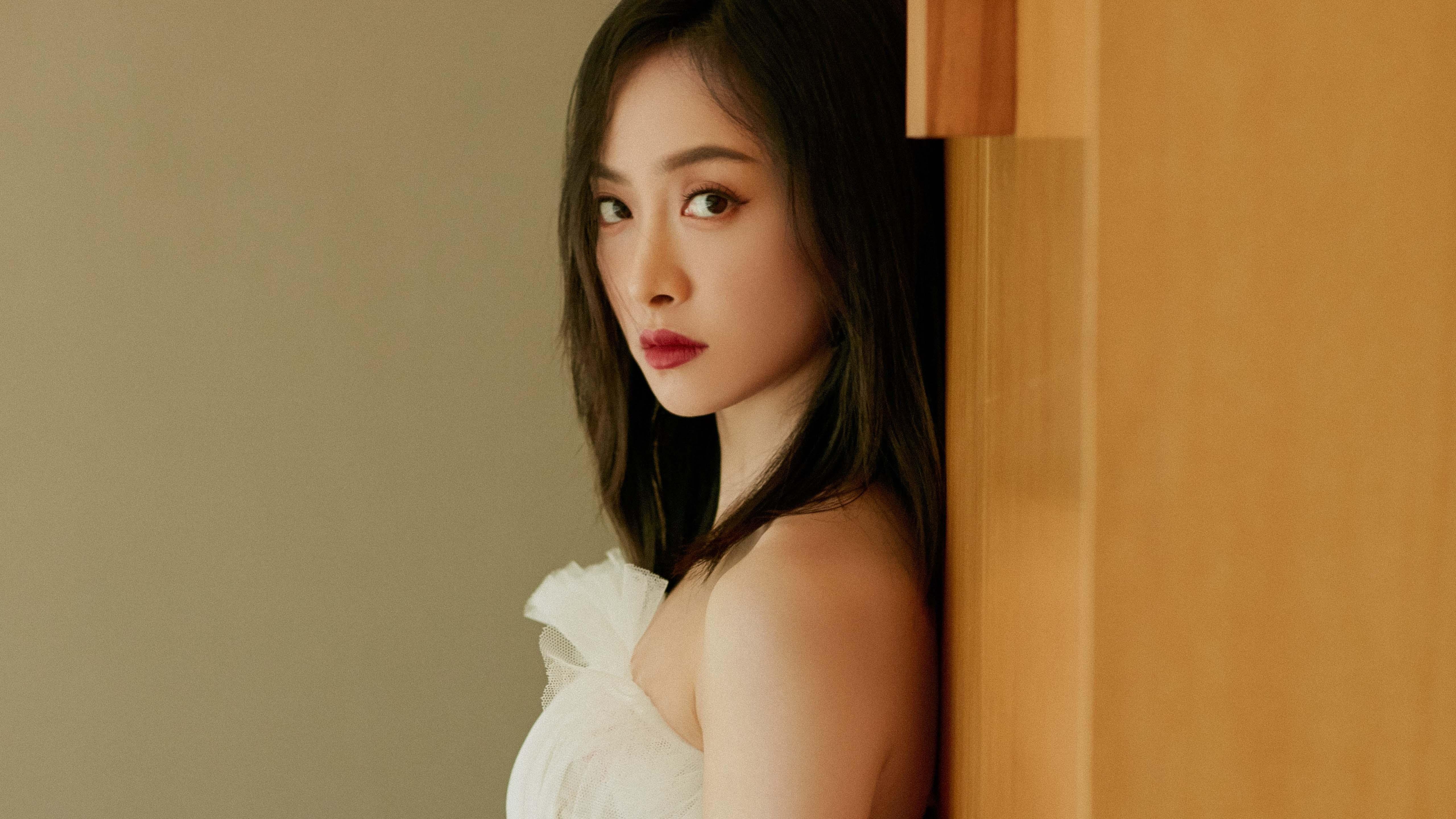 引擎轰鸣与篮网颤栗，当F1街道赛节奏遇上德罗赞的赛道级突破